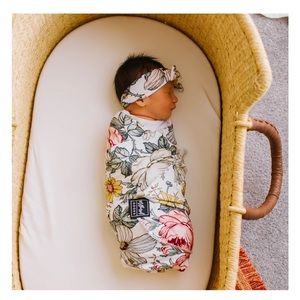 MilkMaid Goods Floral swaddle blanket newborn bow matching set